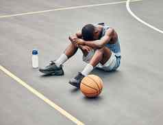 篮球男人。体育倦怠游戏乏力法院体育运动培训肌肉受伤锻炼地面伤心错误生病的抑郁非洲美国运动员竞争疼痛