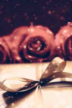 奢侈品假期金礼物盒子花束玫瑰圣诞节情人节一天生日现在