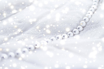 冬天假期珠宝时尚珍珠项链皮毛背景魅力风格现在别致的礼物奢侈品Jewelery品牌购物横幅设计