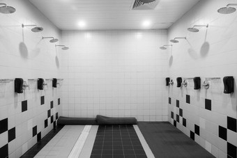 淋浴房间健身房时尚的淋浴房间