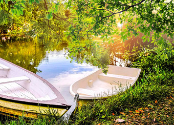 划船船湖平静湖假期概念背景