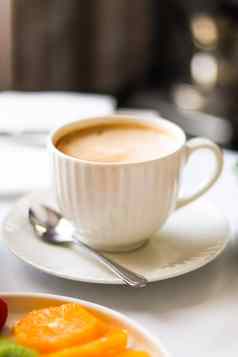 早餐奢侈品杯咖啡牛奶水果盘服务表格热情好客美食