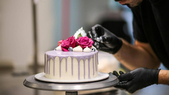 <strong>设计师装修</strong>前磨砂淡紫色浪漫的快乐生日蛋糕标志