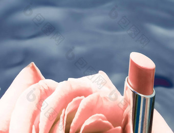 黄色的口<strong>红玫瑰</strong>花液体背景防水魅力化妆唇光泽化妆品产品奢侈品美品牌假期设计