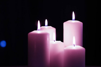 芳香紫色的花蜡烛集晚上圣诞节年假期背景情人节一天奢侈品首页装饰假期季节品牌设计