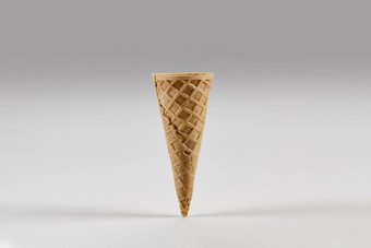空小晶片锥冰奶油孤立的白色概念食物对待模型模板广告设计关闭