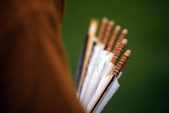 木箭头弓手精心制作箭头中世纪的风格箭头羽毛羽毛弓箭手的箭袋历史重建箭头弓中世纪的集弓箭手
