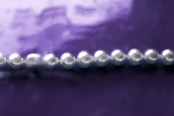 沿海珠宝时尚珍珠<strong>项链</strong>紫色的水背景魅力风格现在别致的礼物奢侈品Jewelery品牌假期横幅设计