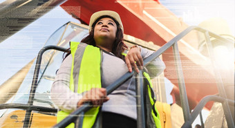 工程师黑色的女人物流经理显示领导穿安全背心需要戴安全帽的拖拉机航运院子里建设网站女工作检查员工头非洲