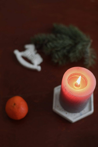 圣诞节玩具马蜡烛橘子松锥冬天假期项目首页装饰平躺