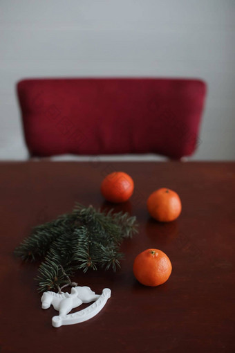 圣诞节玩具马橘子松锥冬天假期项目首页装饰平躺