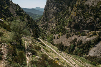 全景视图山喉咙瓦尔nuria自然储备西班牙小径徒步旅行山的地方放松喧嚣<strong>热闹</strong>的活动城市