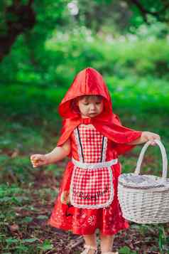 迷人的婴儿红色的骑罩服装