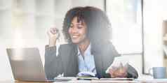 金融顾问企业会计非洲女人办公室分析好处享受金融成功工作高结果
