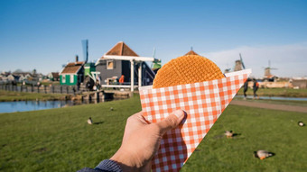 糖浆华夫饼雍斯安典型的荷兰食物华夫格填满焦糖糖浆