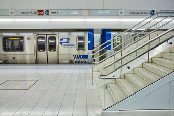 港口权威trans-hudson火车纽约城市清洁白色终端白色楼梯退出断续器