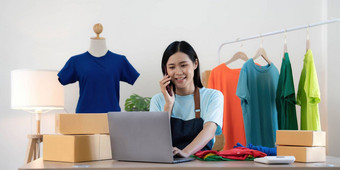 美丽的亚洲女人在线卖方<strong>确认订单</strong>客户电话开始小企业锻造主人女企业家移动PC首页包交付情况概念