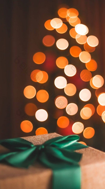 假期情绪节日大气包装礼物圣诞节树灯背景