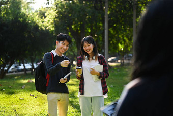 快乐大学<strong>学生会</strong>说话的教训走大学校园