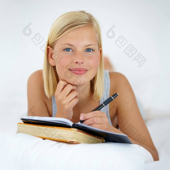 日志的想法年轻的女人说谎床上首页写作日记