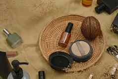 空白化妆品瓶自然化妆品集柳条盘垫纸自然化妆品美护肤品概念
