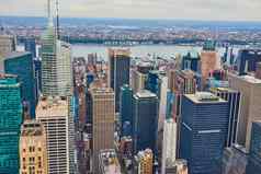 高视图纽约城市天际线心曼哈顿完整的摩天大楼