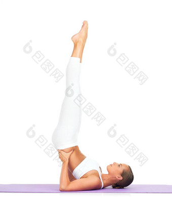 健身瑜伽脚女人空气工作室孤立的白色背景模型Zen脉轮普拉提冥想年轻的女运动员培训伸展运动腿健康健康