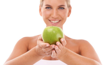 苹果健康肖像女人显示水果产品失去重量饮食身体排毒健康生活方式医疗保健模型营养学家食物健康的素食主义者女孩白色背景工作室