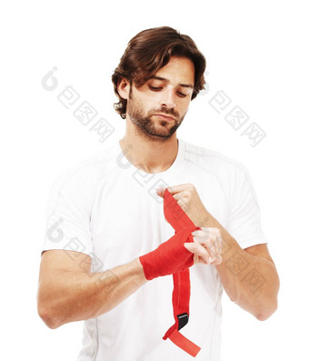 红色的磁带手男人。综合格斗健身武术艺术拳击锻炼安全白色背景体育运动动机拳头战斗运动员拳击手锻炼保护