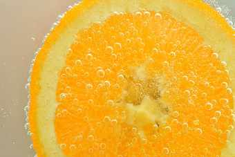 片<strong>橙色</strong>水果水白色背景<strong>橙色</strong>特写镜头液体泡沫片红色的成熟的<strong>橙色</strong>水宏图像水果水