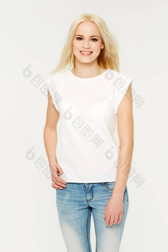 时尚微笑肖像模型工作室化妆品化妆自然脸例程美化妆品年轻的女人澳大利亚休闲装衣服白色背景