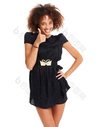 黑色的女人肖像非洲式发型拇指时尚衣服时尚的聚会，派对风格很酷的服装白色背景快乐微笑模型手手势审查好运气动机投票