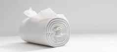 白色塑料聚乙烯垃圾袋卷孤立的白色背景集多个透视缩短