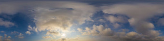 全景黑暗蓝色的日落天空金积云云无缝的Hdr全景球形等角的格式完整的天顶可视化天空更换空中无人机全景照片