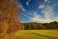 美丽的秋天景观维韦里城堡自然色彩斑斓的风景日落布尔诺dam-czechrepublic-europe