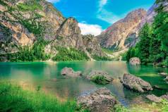 布雷斯湖日出白云石山脉阿尔卑斯山脉景观意大利