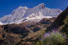 华斯卡兰山山丘科迪勒拉Blanca冰雪覆盖安第斯山脉Ancash秘鲁