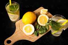 健康的柠檬水使有机水果