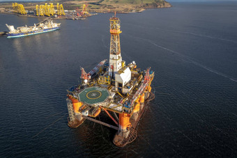 石油气体<strong>钻井钻井</strong>平台海空中视图