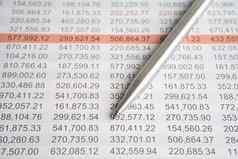 电子表格表格纸笔金融发展银行账户统计数据投资分析研究数据经济交易办公室报告业务公司概念