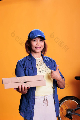 微笑比萨 店交付员工批准标志交付纸箱flatbox披萨