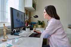 女人设计师艺术家工作首页图形平板电脑电脑