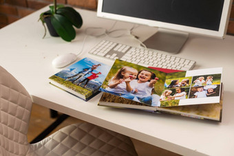 表格开放相册,照片拍摄家庭保存重要的时刻生活照片专辑结果工作摄影师设计师polygraphy