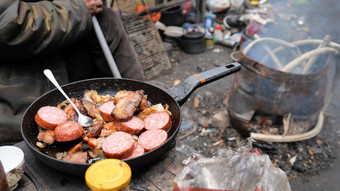 无家可归的人人弗莱食物森林垃圾填埋场