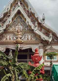 粉刷数字红色的巨大的站《卫报》入口任命大厅什么Khlong砰砰砰寺庙