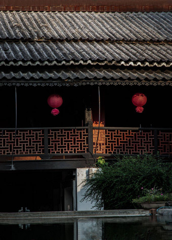 古老的挂或大厦19世纪中国人院子里房子