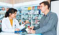 药剂师建议解释财产合格的医疗产品客户