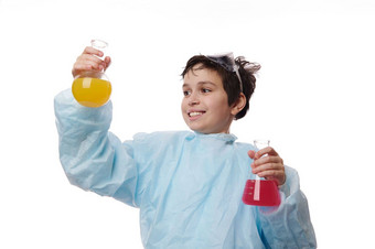 化学教训聪明的13岁以下的小学生年轻的化学家科学家科学实验化学解决方案