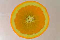 橙色水果片浮动俱乐部苏打水新鲜的橙色片泡沫碳酸喝新鲜的自然新鲜的橙色水果片盖起来泡沫
