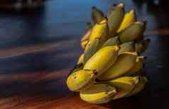 群夫人手指香蕉热带水果自然产品木表格